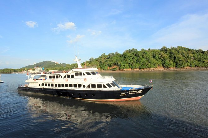 Phuket to Koh Phi Phi by Phi Phi Cruiser - The possible Maya Bay detour