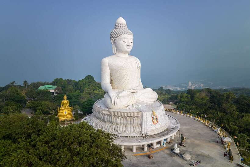 Phuket: Wat Chalong, Viewpoint, and Old Town Guided Tour - Wat Chalong and the meaning behind the temple