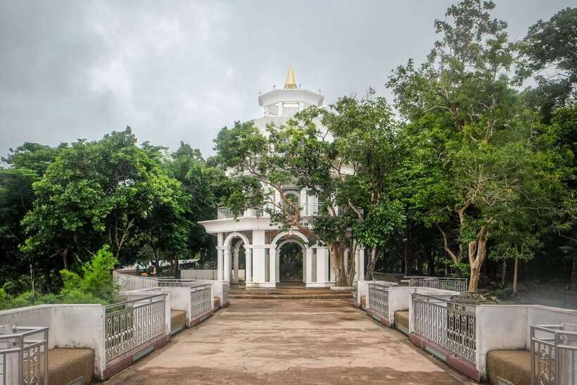 Phuket: Wat Chalong, Viewpoint, and Old Town Guided Tour - The Big Buddha closure changes the experience