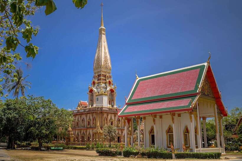 Phuket: Wat Chalong, Viewpoint, and Old Town Guided Tour - Karon Viewpoint: a quick look over Phuket’s coast