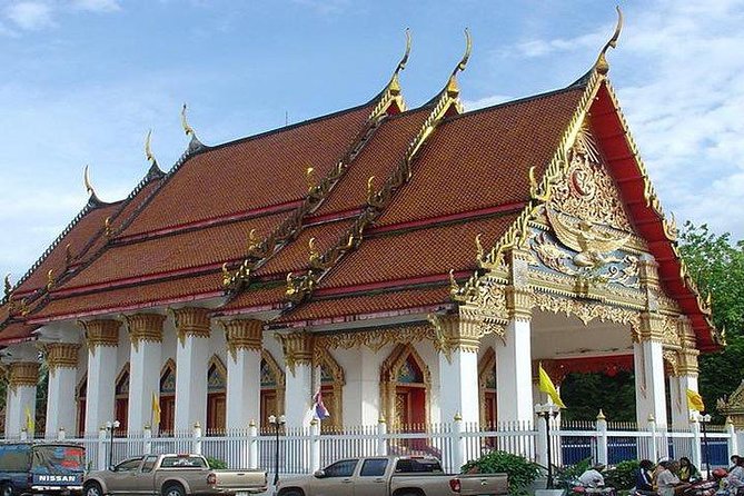 Premium Private Phuket key viewpoints & attractions with Local Guide - The cashew factory is a useful local product stop