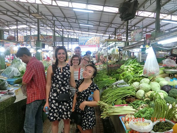 Private food Tour + Sightseeing +Thai Cooking class - Street food tasting: small bites with a local point of view