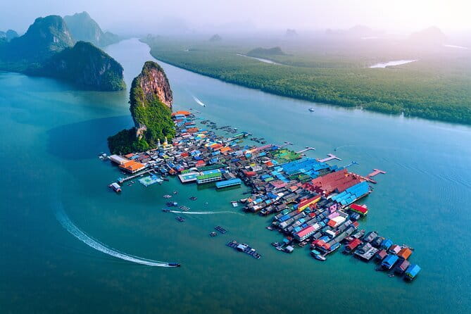Private Hong Krabi & James Bond Islands Adventure by Speedboat - Panyee Island and lunch in a floating village