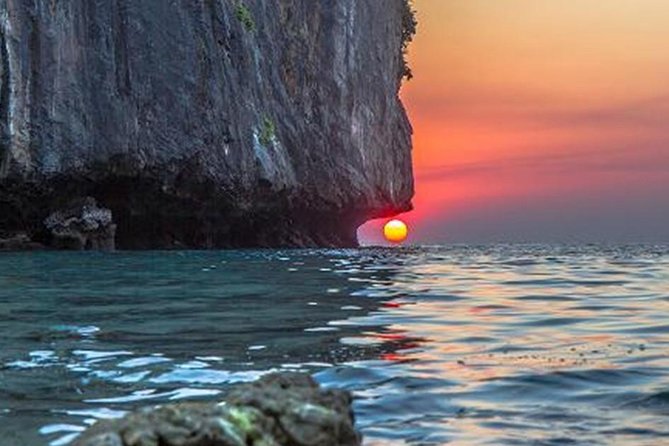 Private Tour Phi Phi Early Bird Premium Tour by Speed Boat - Key points at a glance