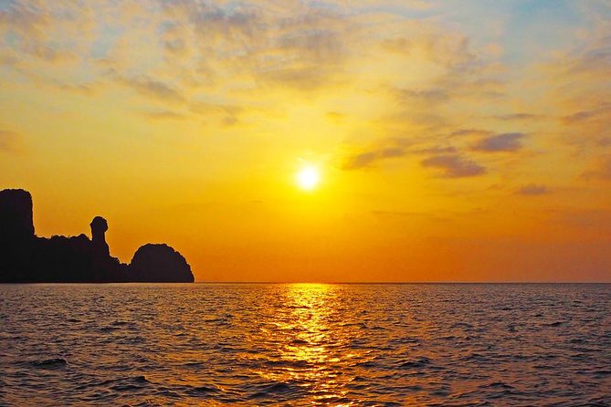 Private Tour Phi Phi Early Bird Premium Tour by Speed Boat - Reaching Phi Phi Don by private speedboat