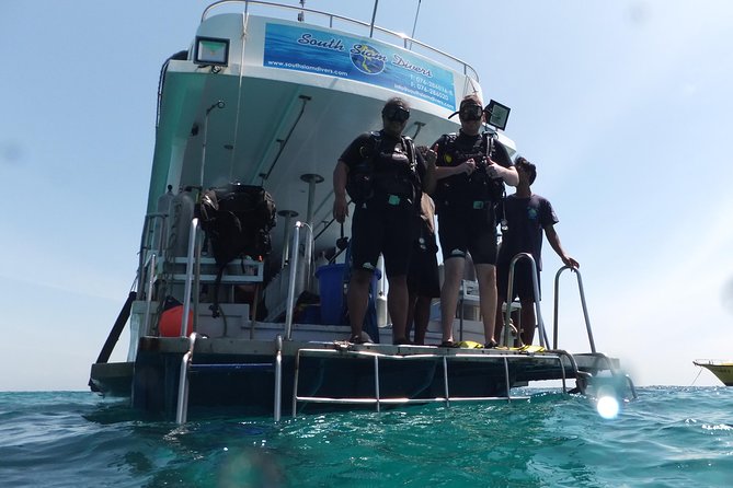 Refresher scuba diving trip, 3 dives at Racha Noi and Racha Yai - Food, comfort, and the long day at sea