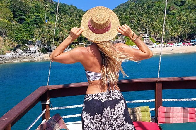 Relaxing Day with Snorkeling - Away From The Crowds - Who will get the most from this cruise