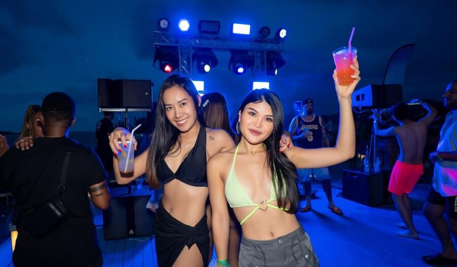 Sailaway Pool Party Phuket - Music, entertainers, and the social side