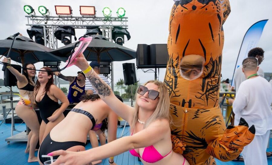 Sailaway Pool Party Phuket - Is Sailaway Pool Party Phuket worth booking?