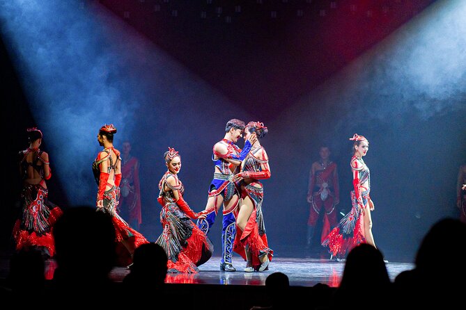 Simon Cabaret: Phuket’s Ladyboy Glamour Show - The photo session needs a clear game plan