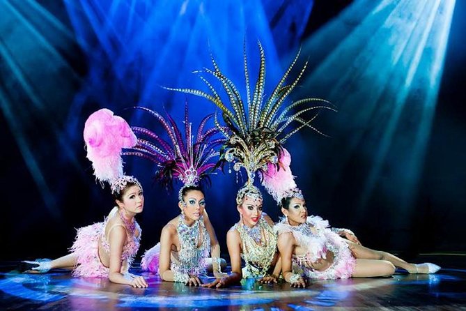 Simon Cabaret Show at Phuket Admission Ticket (SHA Plus) - The performer photo moment and tipping