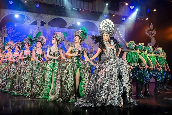 Simon Cabaret Show in Phuket - Entering the theater in Patong