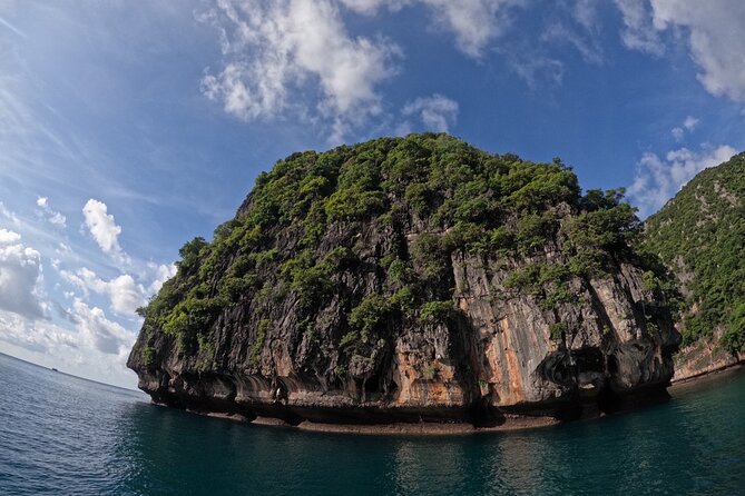 Small Group Phi Phi Islands Sunrise Tour with Seaview Lunch - What the $140 price includes