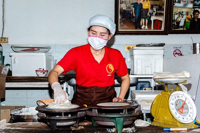 Southern Flavors Phuket Food Tour with 15+ Tastings - Roti, curry, and the sweet turn